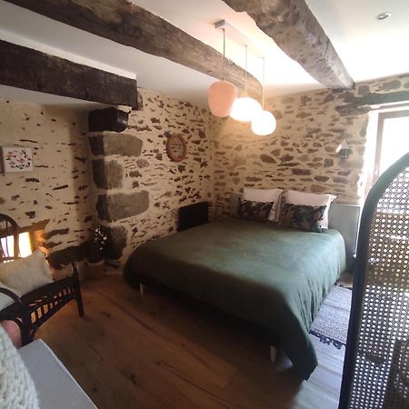 La Ville Es Riez Chambre D'Hotes Corseul Esterno foto